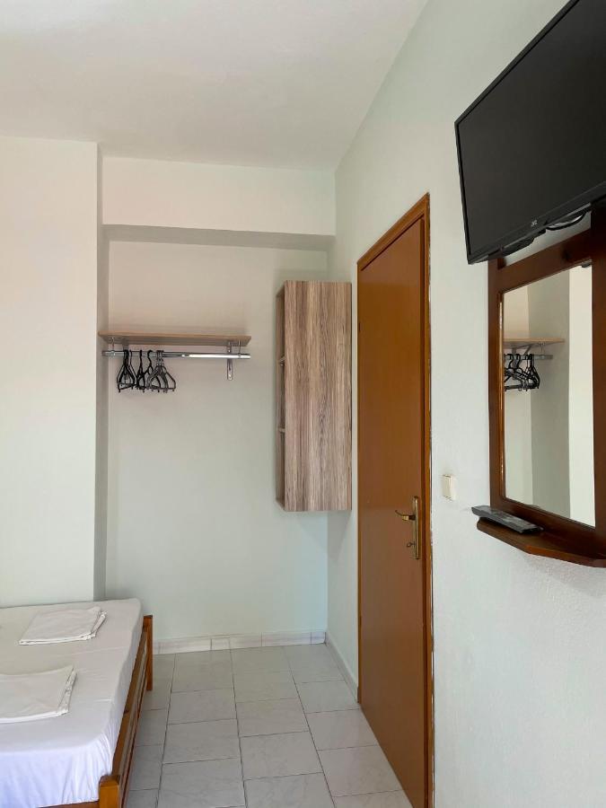 Thealos Inn Vrasná Exteriér fotografie